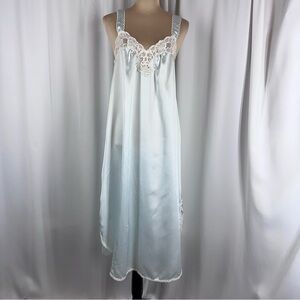 Vintage Sara Beth Waltz Length Nightgown Sz P Nightie Baby Blue Cottagecore
